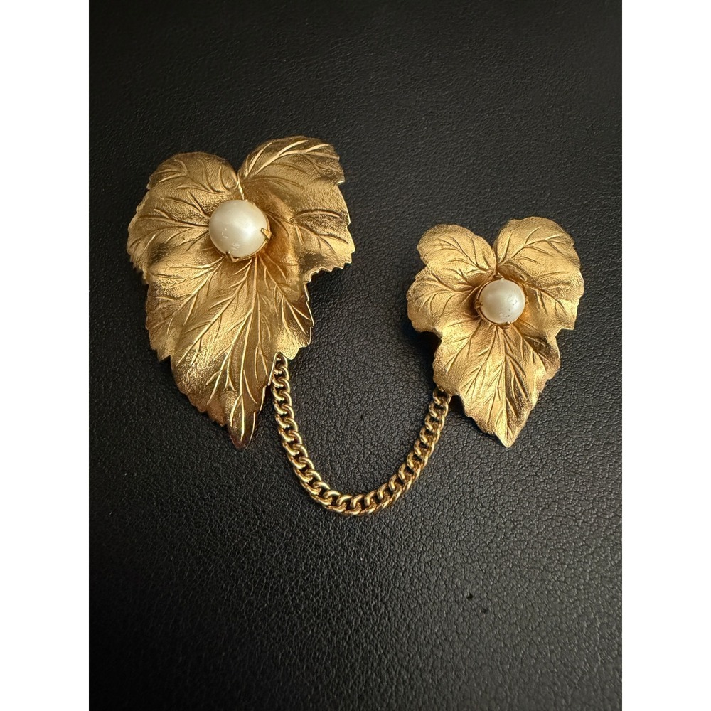 Vintage Sarah Coventry Sweater Guard Gold Tone Leaf Fall